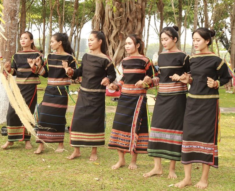 Dân tộc Ba na