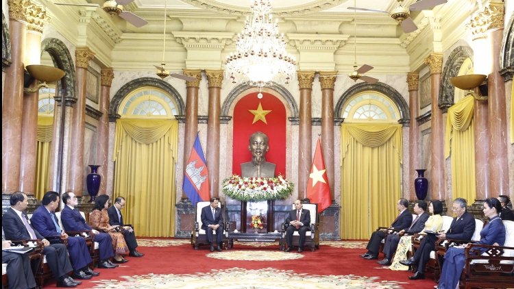 Khua mir sir ơi Nguyễn Xuân Phúc tŭ jum Khua git gai pơ ala mơnuih ƀon sang gơnong glông dêh čar Kur