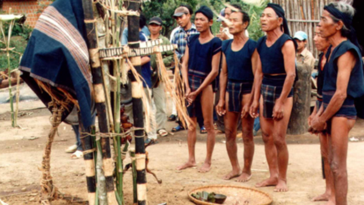    Ƀư brah bri dak bah nuĭh Bahnar, nkuăl K’Bang, n’gor Gia Lai 