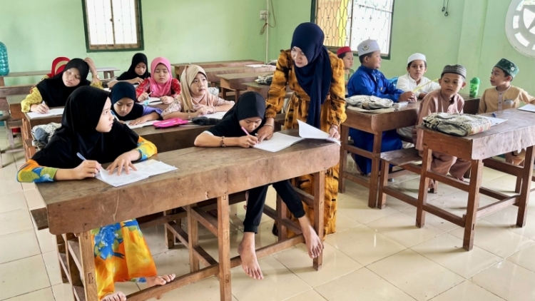 Pa đil Chăm lưch loom tu bh’rợ tr’mông tr’meh liêm crêê âng đha nuôr