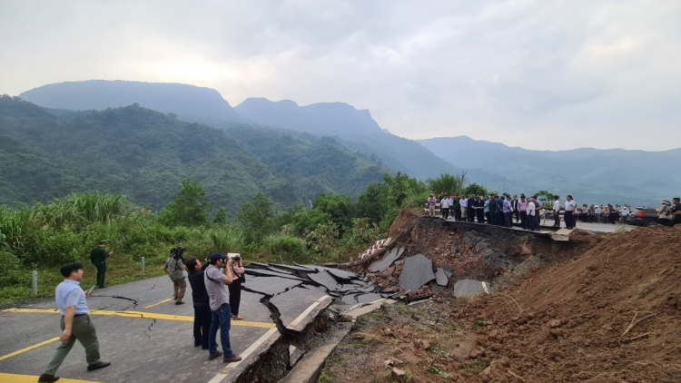 Pôa Lê Văn Thành, Ngế pro xiâm phŏ séa ngăn ‘mâi rơnêu kế tơmeăm xua kong mêa têa lân lu a