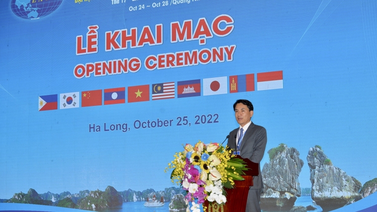 Pơxiâm po Hôp Hô̆i đong Hneăng hôp tơpui Ôm hyô kơpong Đông Á roh má 17 