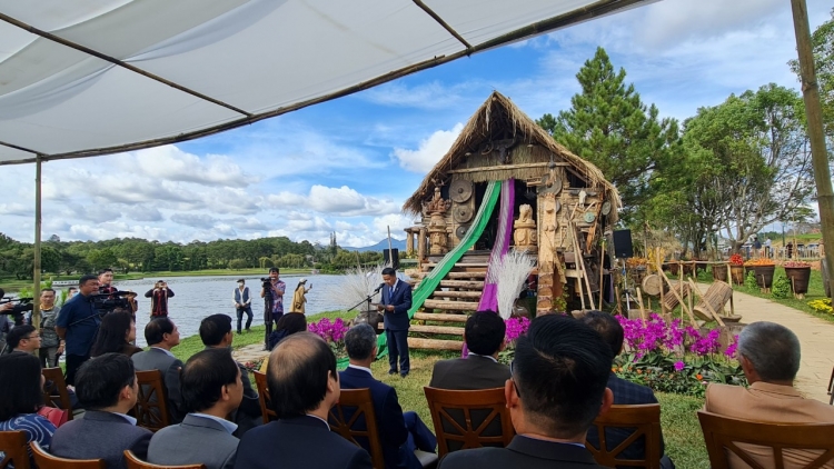 Ntơm pơk ntŭk pla n'hơ Thiên đường Tây nguyên ta Festival kao Đà Lạt 