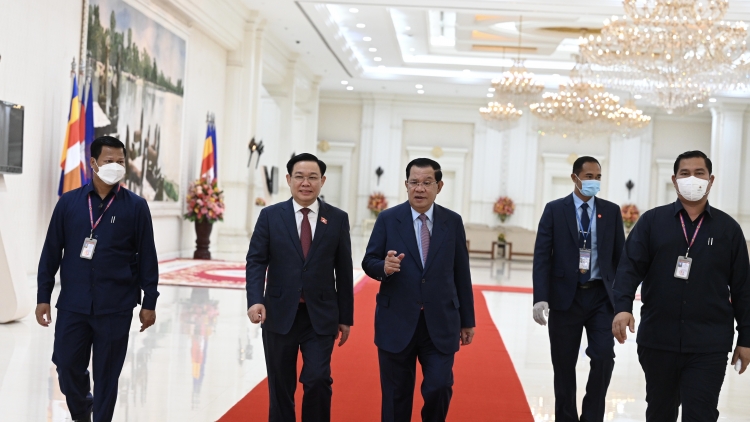 Kơdră Kuôk hô̆i Vương Đình Huệ pơma dơnuh hăm Thủ tướng teh đak Campuchia 