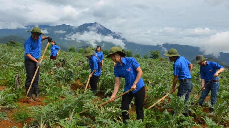 Pa têệt đh’rưah, bhrợ t’vaih bh’rợ tr’nêng đoọng ha apêê ta đhâm c’mor manuyh acoon coh