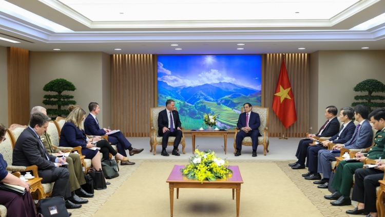 Thủ tướng Phạm Minh Chính sơng pơma dơnŭh hăm Kơ iĕng Thủ tướng, Yŏng Khŭl lĭnh Australia Richard Marles