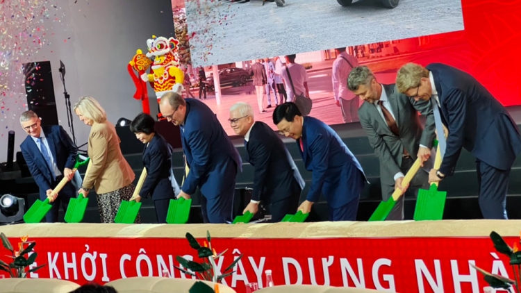  K’iăng khua knŭk kna Phạm Bình Minh nao hlăm knăm mphŭn rŭ mdơ̆ng sang mkra mjing prŏng hĭn Việt Nam