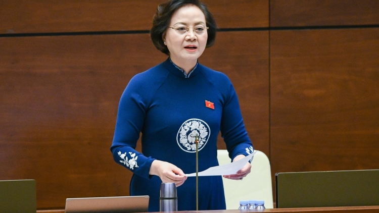 Hrơi anai Khua pơ ala mơnuih ƀon sang dêh čar tơña Khua dêh čar hăng 2 čô Khua ding jum 