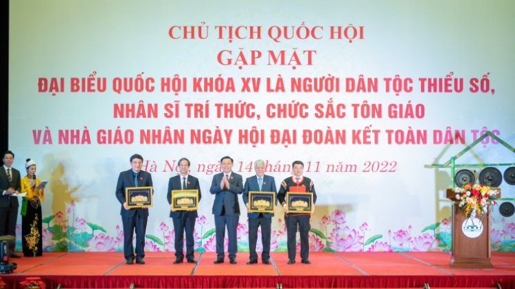 Kăn xiâm hnê ngăn Kuô̆k hô̆i trâm kăn Kuô̆k hô̆i cho hdroâng kuăn ngo, mâu ƀok jâ chĭng ƀă mâu thái cô 