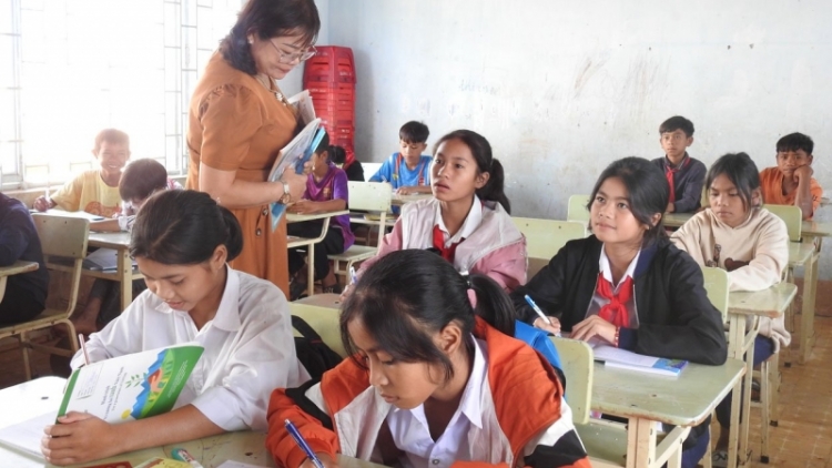 Ngui niam gơnoar broă cau pơgru làng bol tàm tiah jơi bơtiàn kòn cau dùl êt nă cau