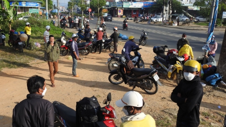 Kon Tum tơnap ĕp mơnuih pĕ pơhrui kơphê