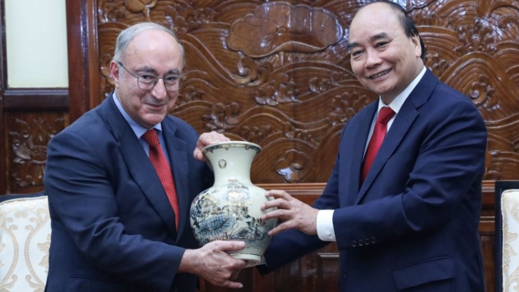 Kăn xiâm hnê ngăn tơnêi têa tơdah Khu tơrŭm tŏng kum Đăi hok Lâp plâi tơnêi dêi Alơmăng