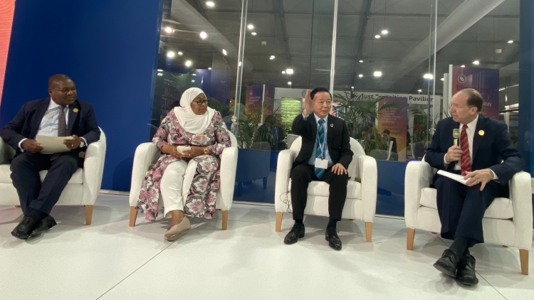 WB mơnhên tơdroăng tơkêa bro ‘na kong prâi dêi Việt Nam châ tơƀrê