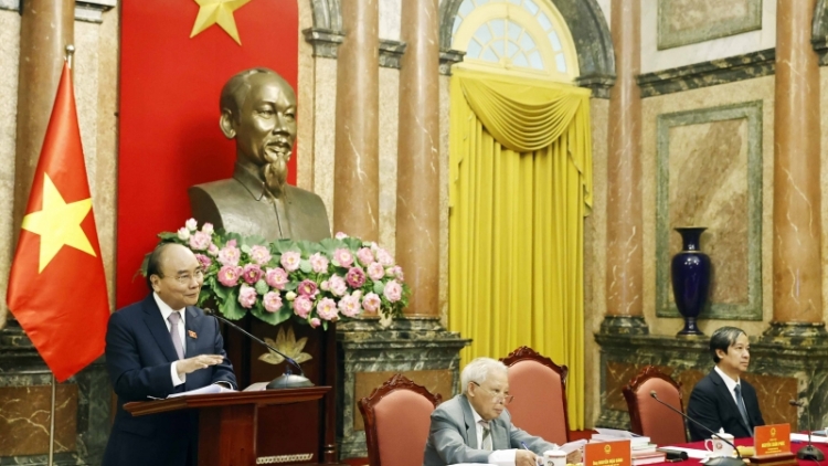  Khua lăn čar bi tuôm hŏng phung nai mtô sui thŭn, phung bi ala kơ Êpul hgŭm nai mtô êlâo dih Việt Nam 