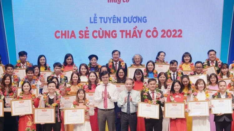 Xa nay bh’rợ tr’pác lâng thầy cô 2022, hơnh deh 68 thầy cô giáo tr’haanh bhlầng