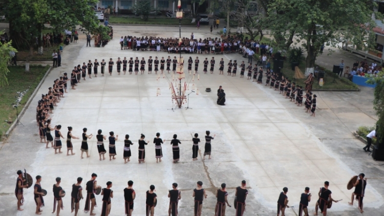 Jơnum pơplông atông čing –Suang arap čơđai sang hră djuai ƀiă Kon Tum