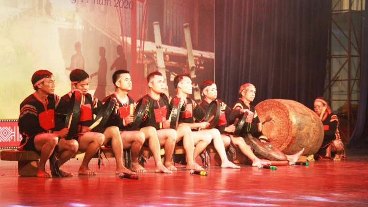 Đắh Lắk: Đâh bhrợ têng Liên hoan Văn hóa chiing goong g’luh II
