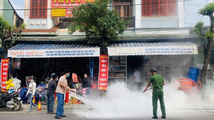 Thị trấn Trà My pa căh Tổ bâc pr’loọng đong k’đhơợng lêy râu yêm têêm cha groong lâng t’păt ra rooh