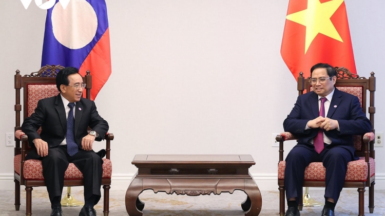 Thủ tướng Phạm Minh Chính lưm Thủ tướng Chính phủ Lào Phankham Viphavanh