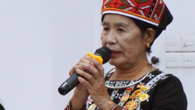 Lum măt nghệ nhân vêy bâc râu chroi đoọng ha bh’rợ zư đơc lâng pa dưr văn hóa acoon coh