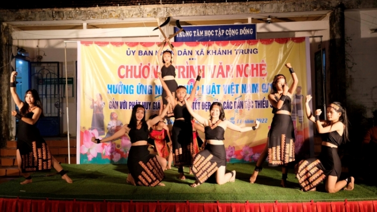 Khánh Hòa: Chr’va x'nưl chiing goong coh ha dưm “Đại đoàn kết” âng đhanuôr da ding ca coong Khánh Vĩnh