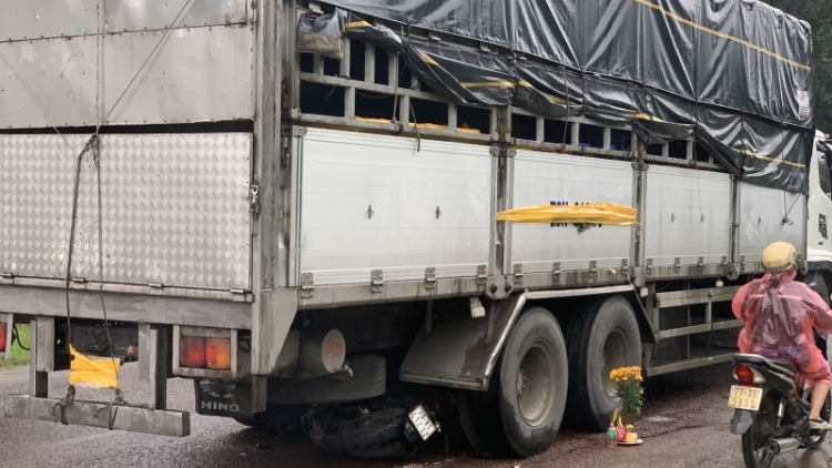 Pay coop k’đhơợng hình sự ma nưih lái xe bhrợ  3 coon căn căh ma mông đhị Phú Yên