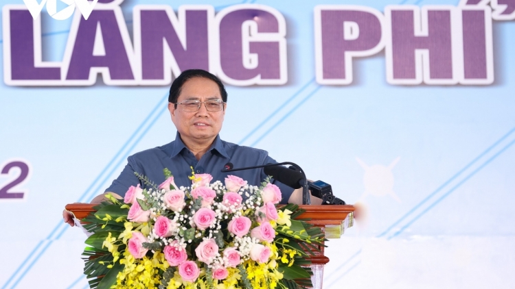 Thủ tướng ta đang moon bhrợ bh’rợ thi đua pa dưr c’lâng p’rang, đong xang t’mêê liêm, k’miah