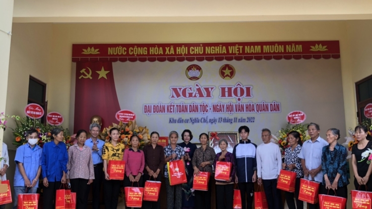 Tổng Giám đốc Đài P’rá Việt Nam Đỗ Tiến Sỹ pâh t’ngay bhiệc bhan Đại đoàn kết pazêng acoon manuyh đhị Hưng Yên