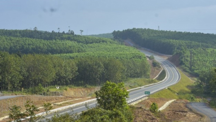 Đọong lướt c’lâng cao tốc Cam Lộ-La Sơn tơợ 31/12