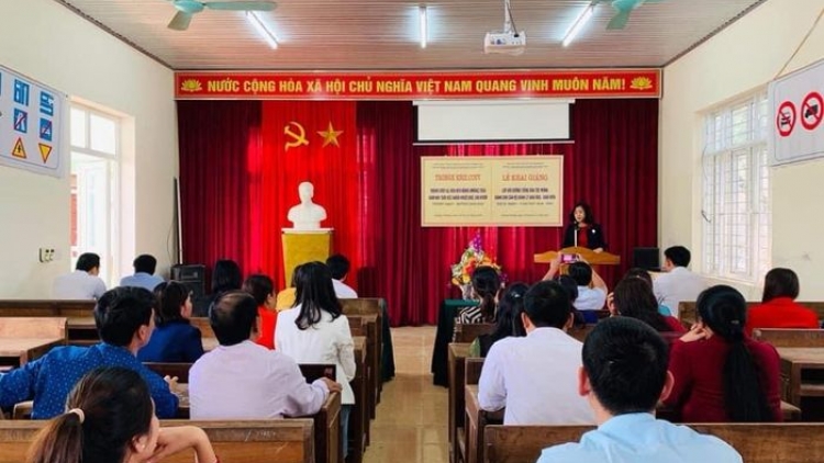 Kơtưn amăng bruă pơtô hrăm tơlơi djuai ania ƀiă amăng sang hră