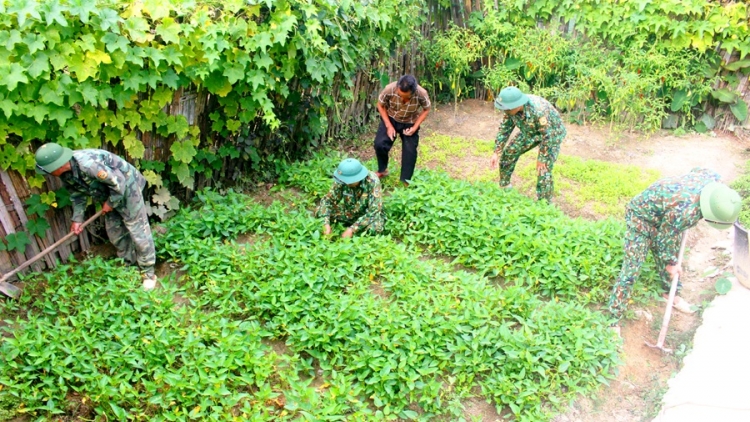 HÀ GIANG TƠGŬM KON KÔNG KƠTƠ̆NG KƠTƠ̆NG ANG TĔNH KOĂNG, HƠ IĂ