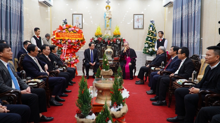 Ơi Trần Thanh Mẫn  Kơ-iăng Khua pơ ala mơnuih ƀôn sang dêh čar nao bơni hơ-ơč Noel pơ tơring đăo Huế