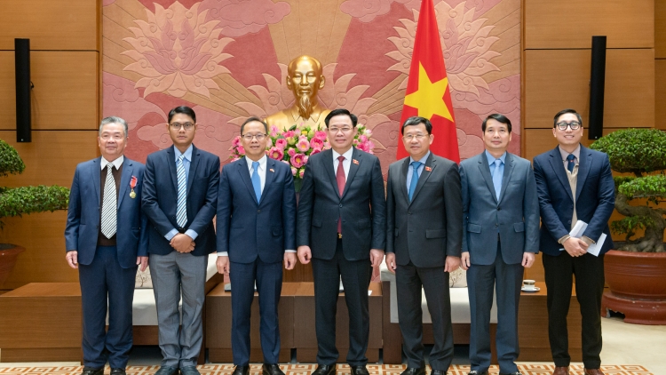 Khua git gai pơ ala mơnuih ƀon sang dêh čar ơi Vương Đình Huệ tŭ jum Khua sang anih jưh pơ ala dêh čar Kur