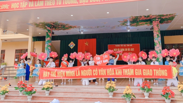 Apêê c’năl ooy cha groong bhrêy tăh c’lâng p’rang, ăt bhrợ văn hóa bêl ting pâh lươt coh c’lâng