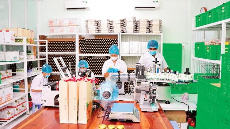 ពត៌មាន ម៉ោង​ ៦