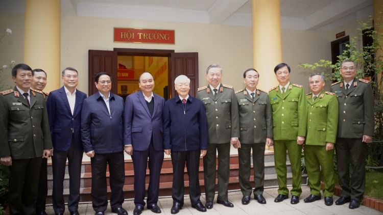 Ƀok Tổng ƀĭ thư Nguyễn Phú Trọng năm hop akŏm Anih jang Đảng Kŏng ang Trung ương