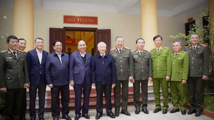  Khua gĭt gai Đảng Nguyễn Phú Trọng nao ti anôk bi kƀĭn bruă Đảng kahan ksiên gưl dlông