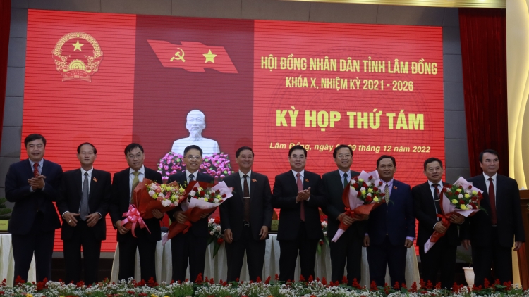 Wa Võ Ngọc Hiệp dơi săch ƀư groi kruanh UBND n’gor Lâm Đồng 