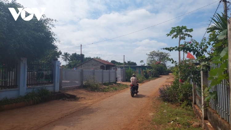 Tíu ki rơkê tung mơjiâng thôn pơlê nếo kơpong tơnêi ki khăng khoăng Dak Gằn