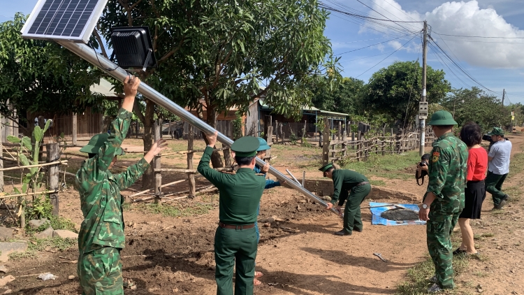 Cher cr’noọ bh’rợ “Băt ang zr’lụ ca noong k‘tiếc” đhị chr’val ca noong k’tiếc” chr’val Ia Lốp