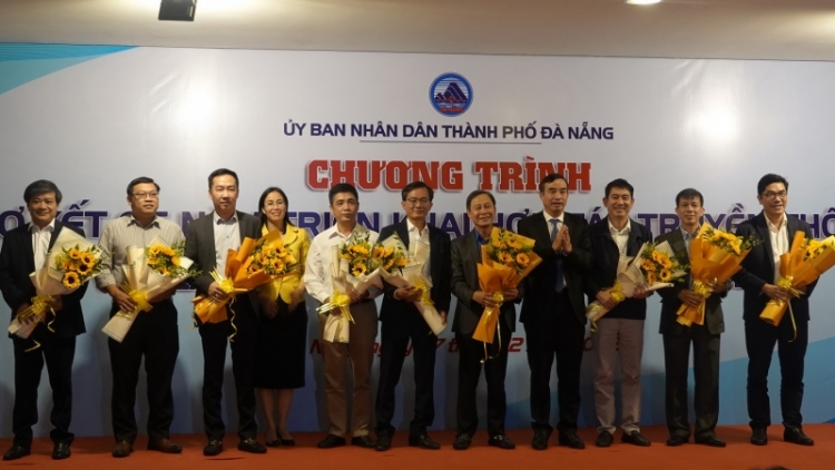 VOV ting xay p’căh bh’rợ tr’nêng âng Đà Nẵng tước ooy apêê pr’zơc bha lang k’tiêc 