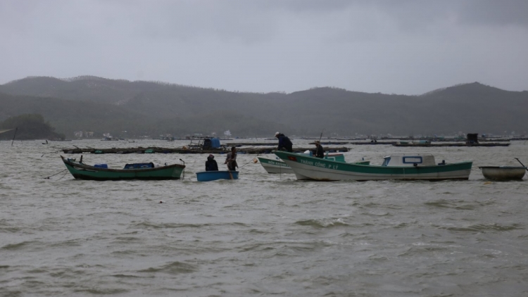 C’lâng bh’rợ băn achông đac ch’blơơn nhâm mâng đhị apêê tỉnh truih biển miền Trung