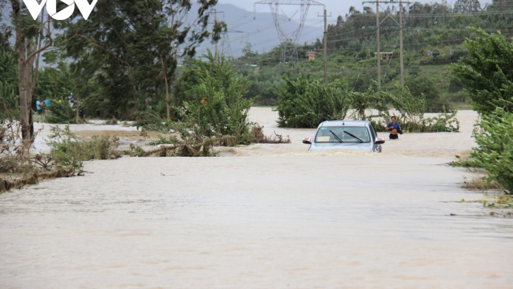 Miền Trung 5 cha năc chêệt lâng bil tic tu boo tuh