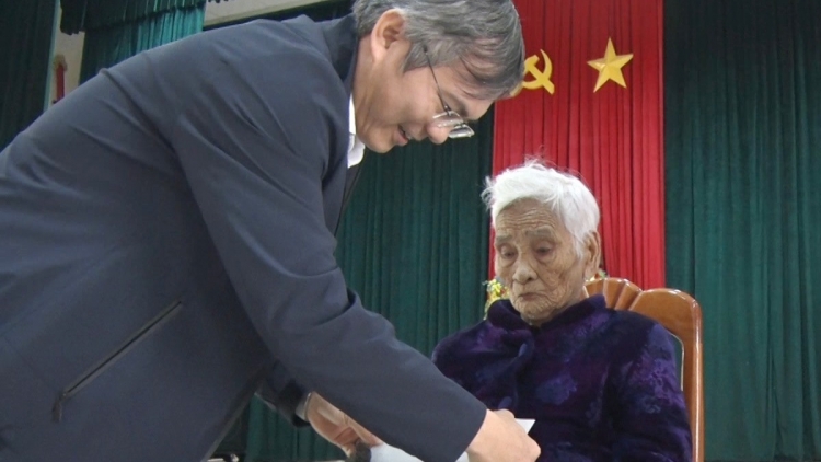 Bắc Trà My lum măt hơnh deh 78 c’moo t’ngay bhrợ t’vaih Quân đội nhân dân Việt Nam