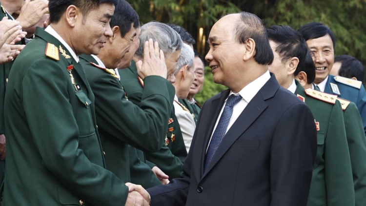 Chủ tịch nước tr’lưm lâng c’bhúh đại biểu Ban liên lạc Cựu chiến binh Sư đoàn 341