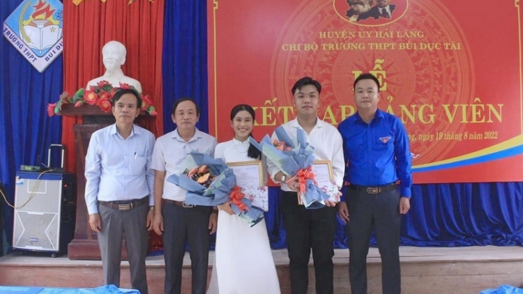 Quảng Trị pa dưr pa xớc đảng viên tuổi 18 ooy trường học