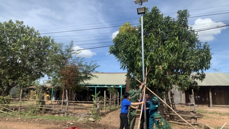 Pă ntŭk kan “Mpoh ang nkuăl n’har bri” tâm xã nkuăl n’har bri Ia Lôp