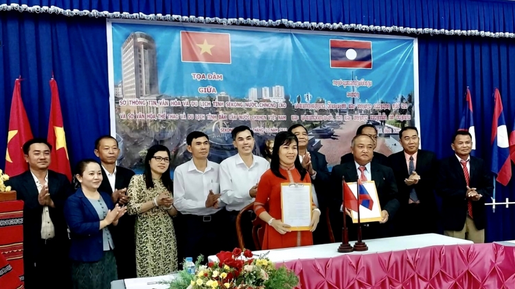 Càr Dăk Lăk (Việt Nam) tìp măt lơh kwèng bal bơta niam chài mờ càr Sekong (Lào) 