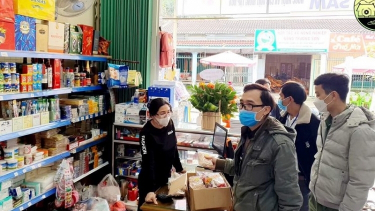 Quảng Nam:Âi năl đơơng  pr’đươi Tết yêm têêm zên câl đâc ooy da ding ca coong