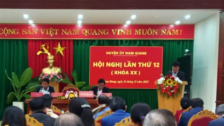 Hội nghị Huyện ủy Nam Giang g’luh 12